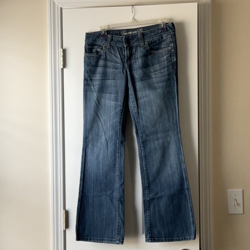American Eagle favorite boyfriend jeans size 4 short.